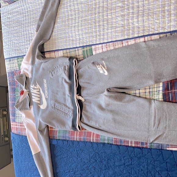 Nike Sweat Suit. Like new condition.